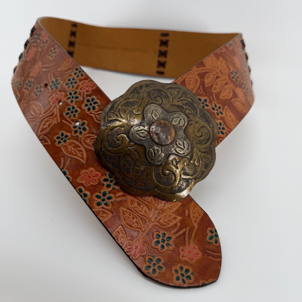 Chicos Brown Leather Floral Embossed Whipstitch Belt Brass Buckle Small vintage